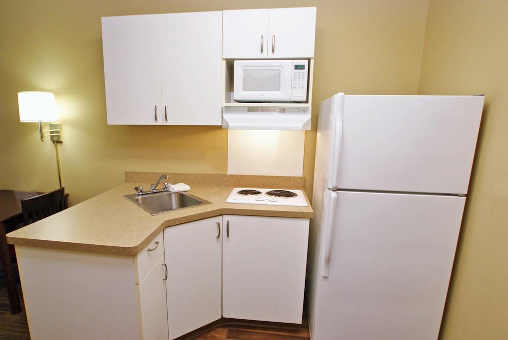 Extended Stay America Select Suites - Detroit - Roseville Buitenkant foto