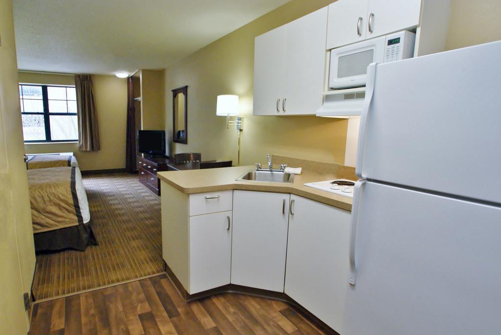 Extended Stay America Select Suites - Detroit - Roseville Buitenkant foto