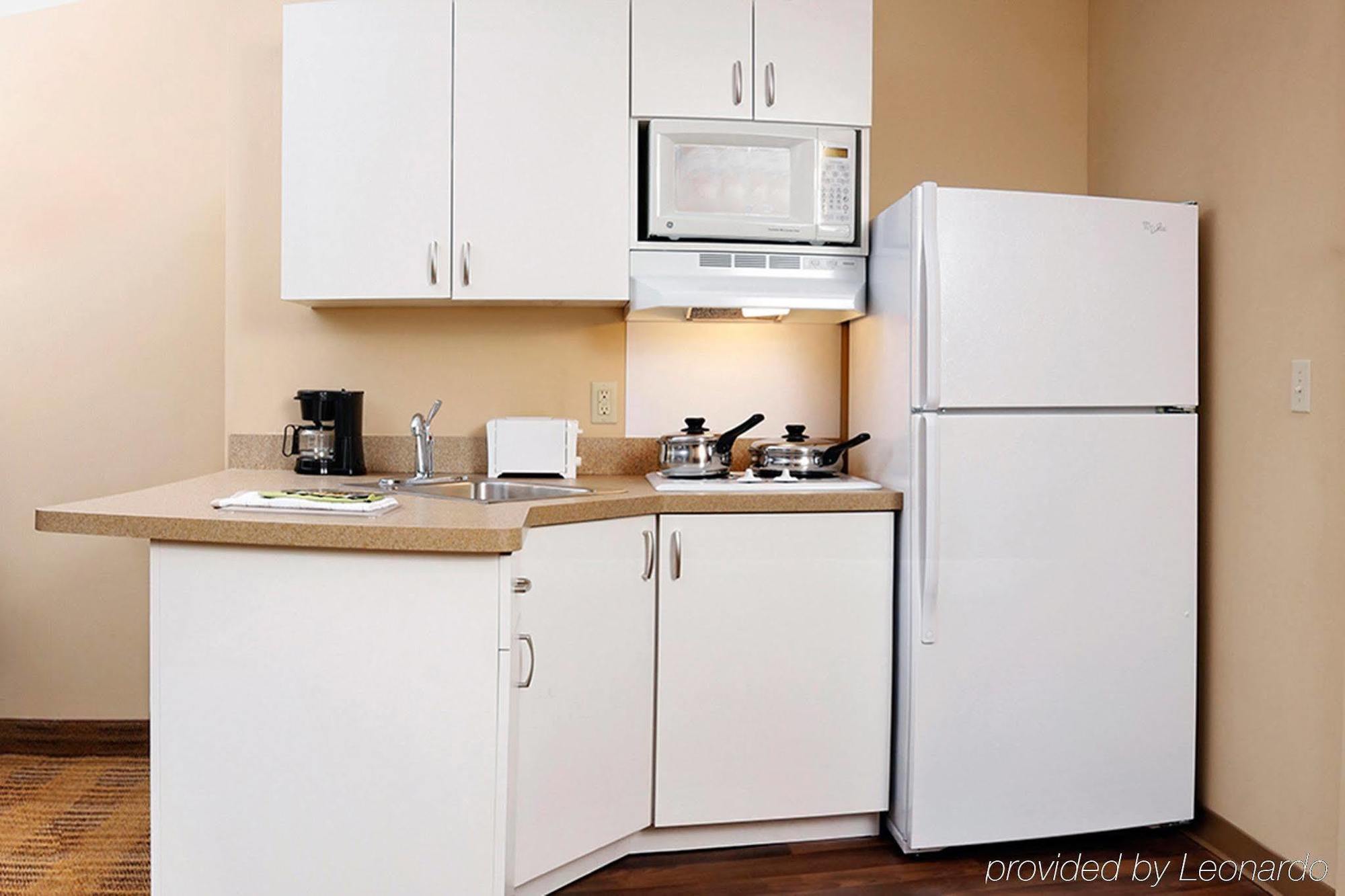 Extended Stay America Select Suites - Detroit - Roseville Buitenkant foto